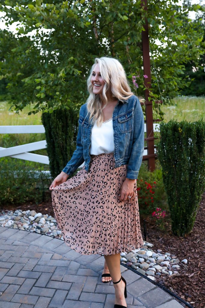 How to Style a Pleated Leopard Midi Skirt â Chasing Chelsea