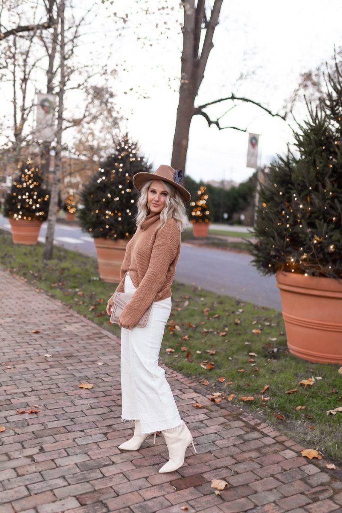 chelsea-adams-asheville-nc-blogger-biltmore-estate-christmas-neutral-fall-outfit-womens-winter-outfit-white-culotte-pants-maryana-boots-schutz-shop-harvie-2020