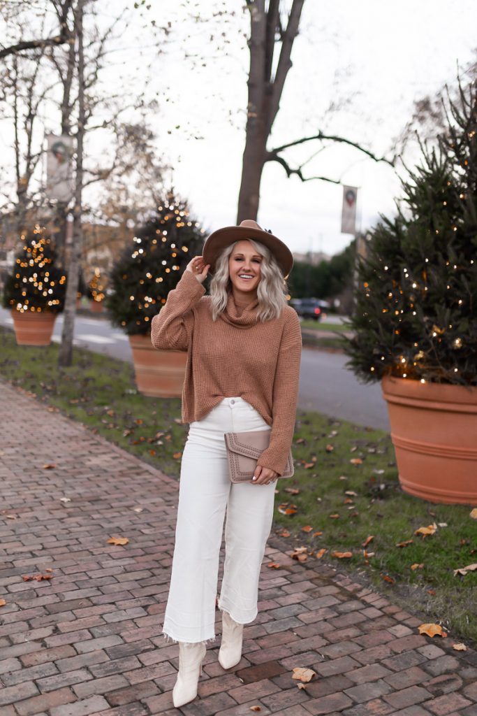 chelsea-adams-asheville-nc-blogger-biltmore-estate-christmas-neutral-fall-outfit-womens-winter-outfit-white-culotte-pants