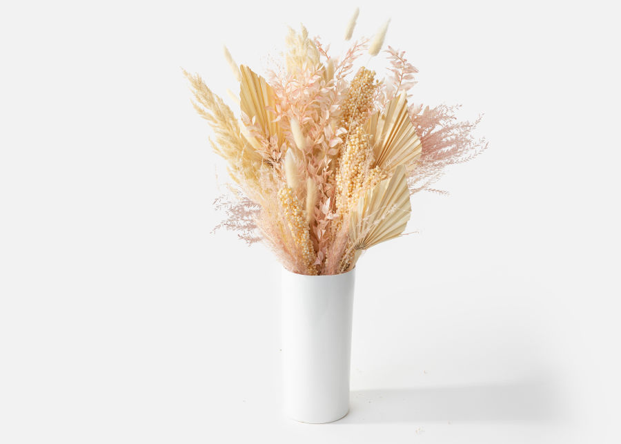 chelsea-adams-favorite-picks-of-the-week-dried-flower-bouquet-valentines-day-decor