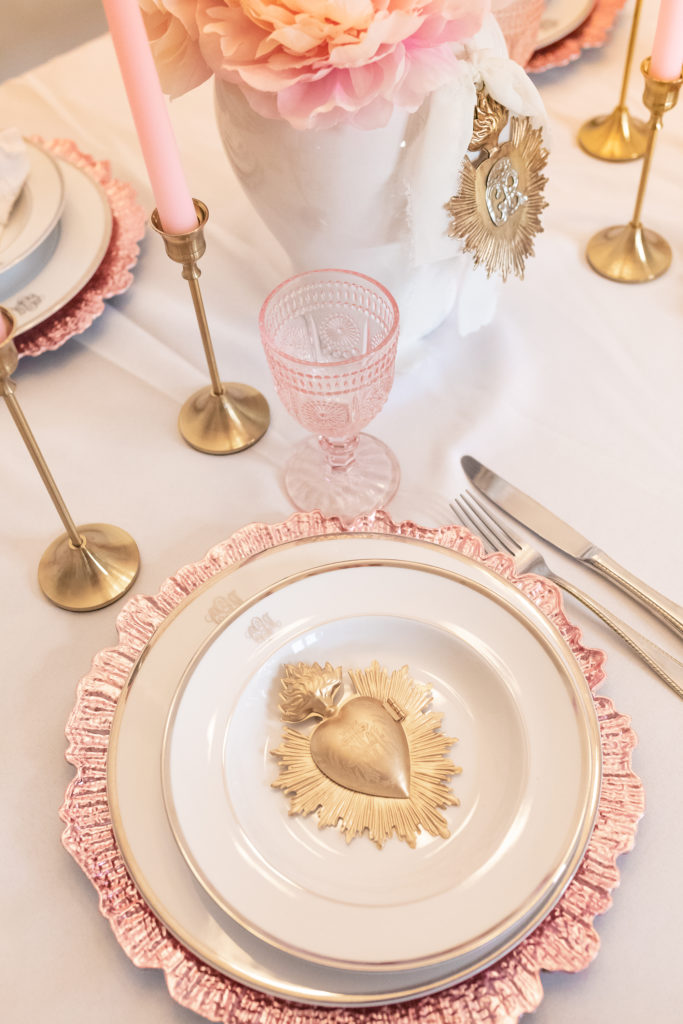 valentines-day-tablescape-chelsea-adams-white-ginger-jar-pink-galentines-day-brunch-pink-goblet-gold-milagro-heart-queen-of-crowns