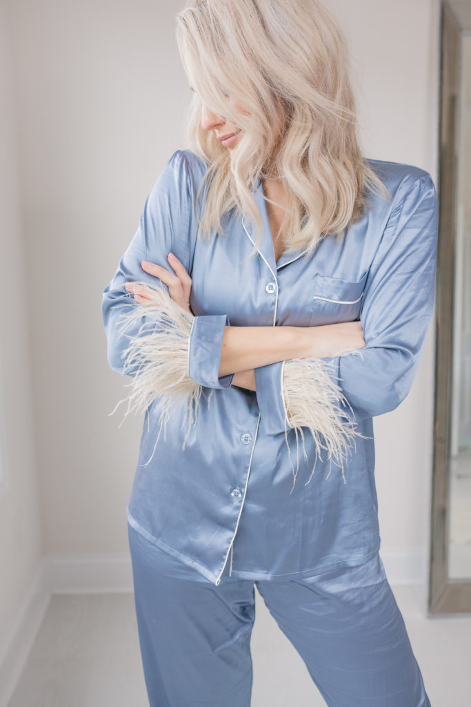 french-blue-feather-pajamas-chelsea-adams-etsy-thebridesbabesinc-bride-feather-pjs